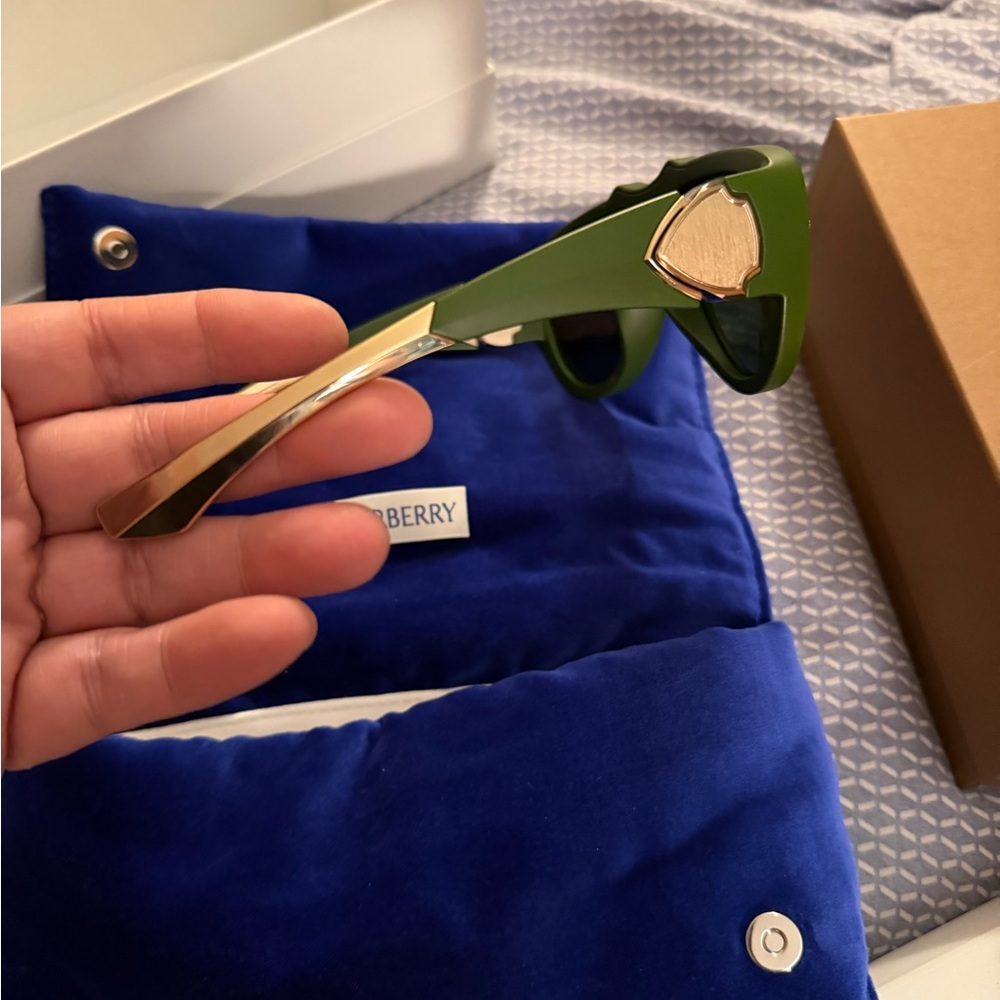 Burberry Green Sunglasses - Picture 3 of 12